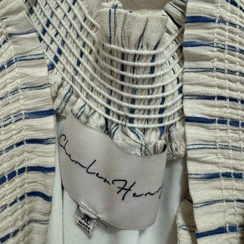 White dress - Picture 3 of 3